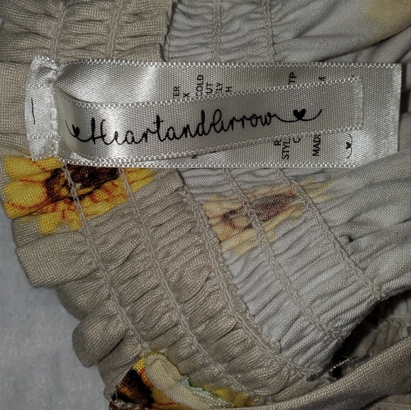 Heart and Arrow Girl's Size 5 2 piece Sunflower Print Outfit Set, Pants and Top - Picture 3 of 5